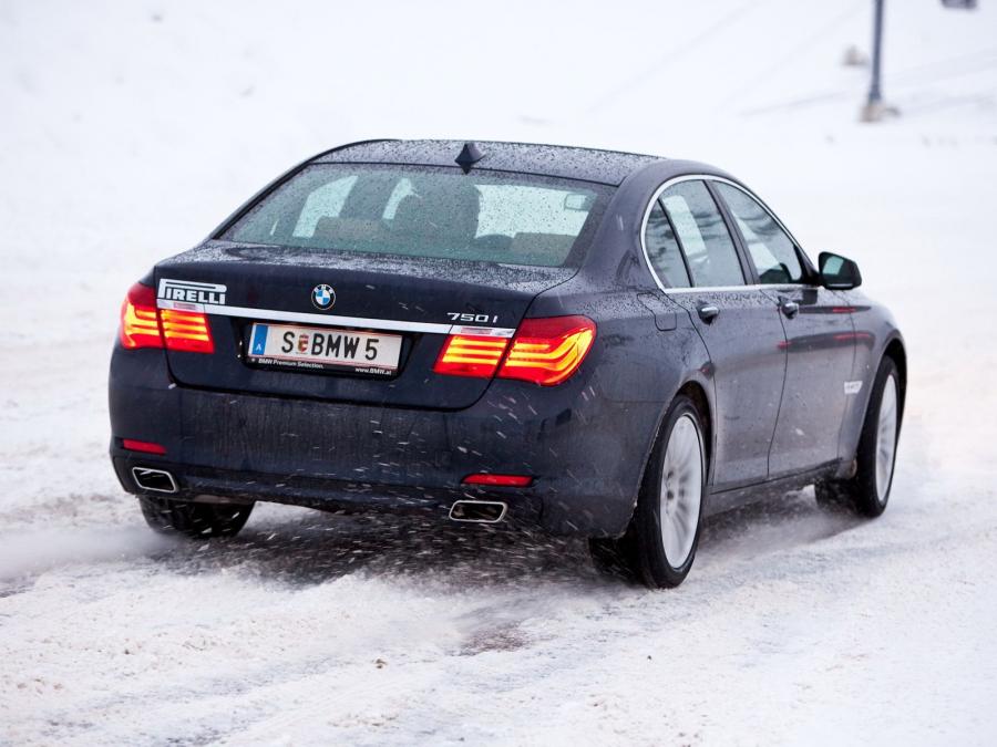  BMW 750i xDrive 2008 года  (фото 3 из 5)